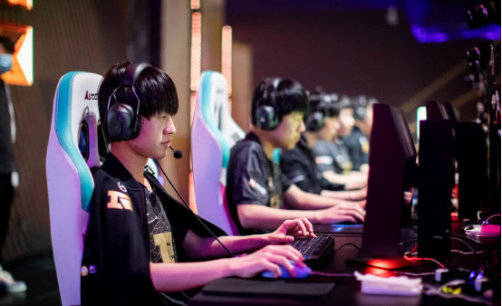 于领先位置 于领先位置